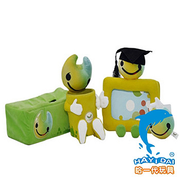 UU picture frames, tissue boxes